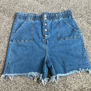 Black Label 3X elastic paper bag waist button front blue Jean cut off shorts.